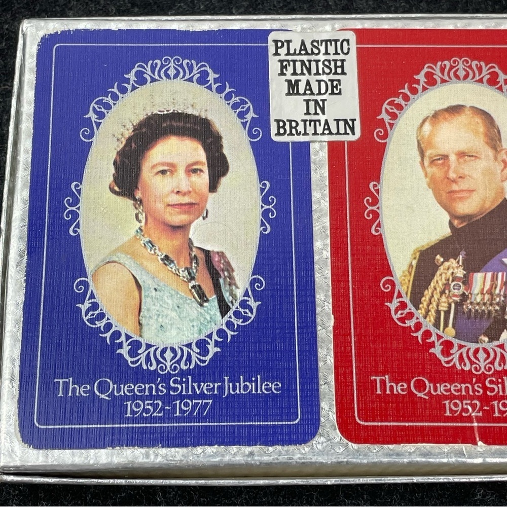 Vintage Queen Elizabeth II Silver Jubilee 1977 Waddington's Fine Playing Cards - Picture 2 of 12